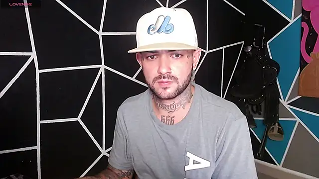 nicolastorres99 online show from 5, 11, 2025