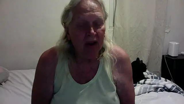 OldLadySara online show from 20, 10, 2025