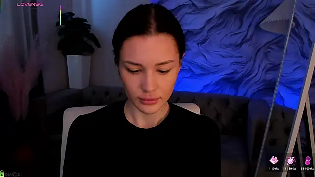 Aria Mila online show from 17, 4, 2026