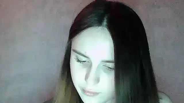 Snapshot of SweetLoraa chatting on 7, 5, 2026 SweetLoraa online show from 7, 5, 2026