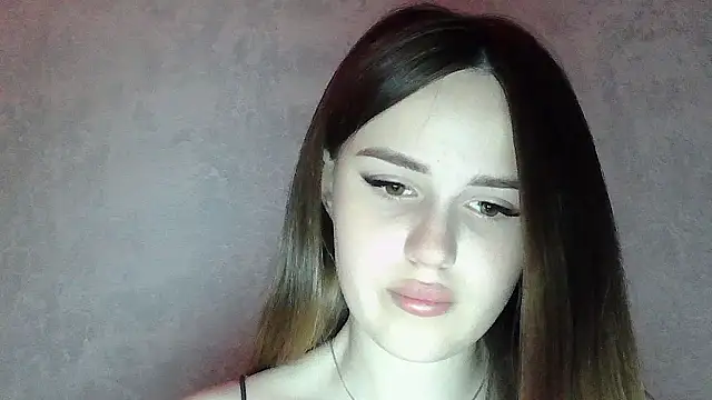 Snapshot of SweetLoraa chatting on 19, 6, 2026 SweetLoraa online show from 19, 6, 2026