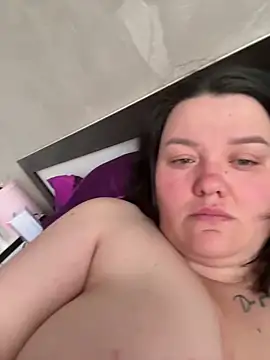 Snapshot of SunnyLeila2101 chatting on 8, 4, 2026 SunnyLeila2101 online show from 8, 4, 2026