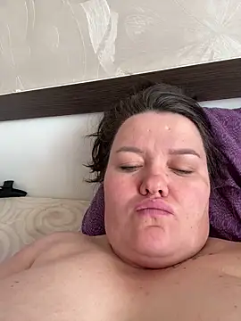 Snapshot of SunnyLeila2101 chatting on 15, 4, 2026 SunnyLeila2101 online show from 15, 4, 2026