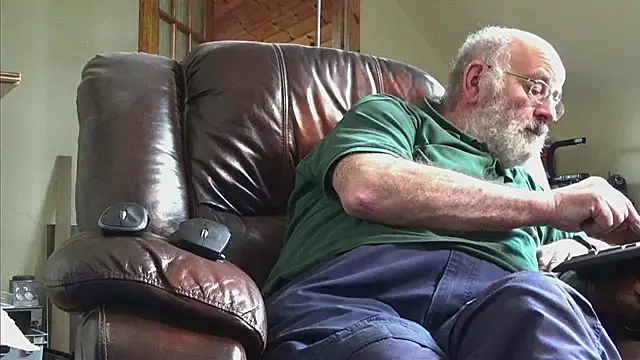 Snapshot of janzer13 chatting on 8, 2, 2026 janzer13 online show from 8, 2, 2026