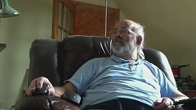 Snapshot of janzer13 chatting on 14, 2, 2026 janzer13 online show from 14, 2, 2026