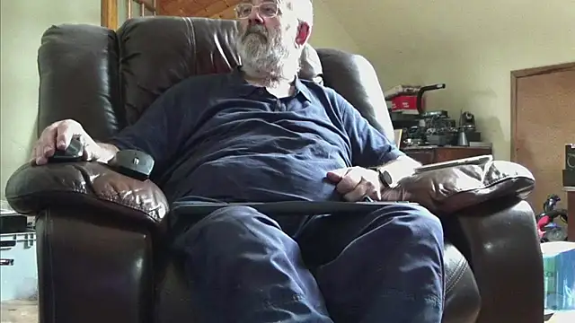 Snapshot of janzer13 chatting on 5, 5, 2026 janzer13 online show from 5, 5, 2026