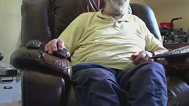 Snapshot of janzer13 chatting on 27, 5, 2026 janzer13 online show from 27, 5, 2026