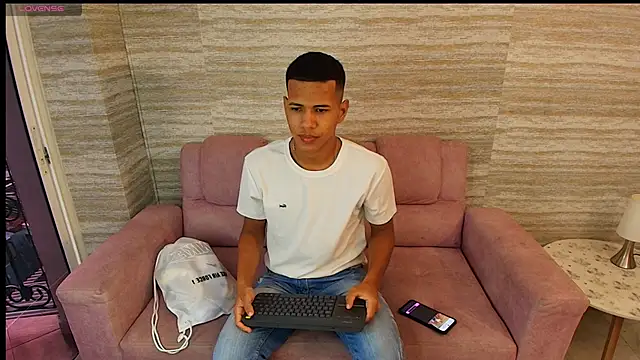 Snapshot of KingStark_ chatting on 11, 10, 2025 KingStark online show from 11, 10, 2025