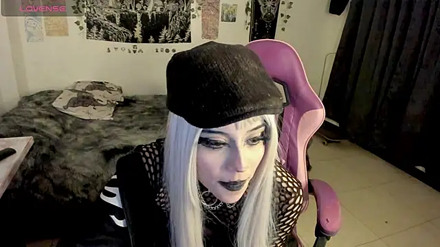 GothKitten666 online show from 18, 3, 2026