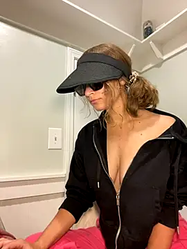 Lilamelon online show from 6, 10, 2025