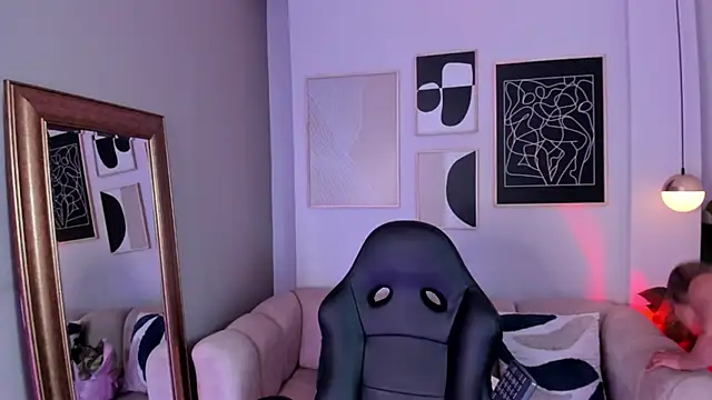 Snapshot of marie_bass chatting on 8, 3, 2026 marie bass online show from 8, 3, 2026