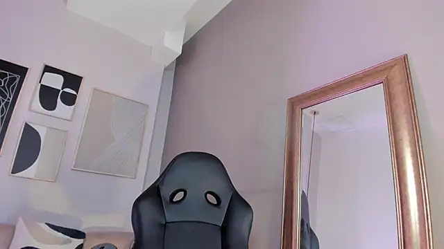 Snapshot of marie_bass chatting on 7, 4, 2026 marie bass online show from 7, 4, 2026