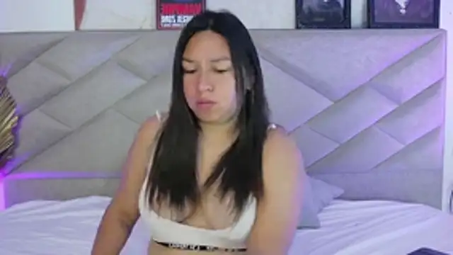 Snapshot of BellaRoux1 chatting on 30, 10, 2025 BellaRoux1 online show from 30, 10, 2025