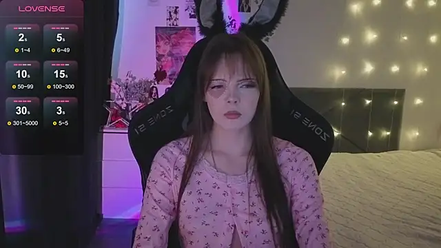 Luna Navy online show from 4, 2, 2026