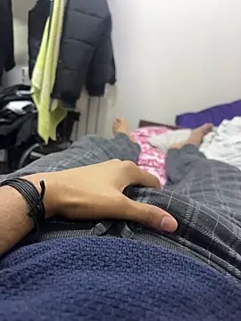 Snapshot of bigbulllaksh chatting on 3, 11, 2025 bigbulllaksh online show from 3, 11, 2025