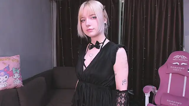 godlikegirlyy online show from 11, 10, 2025