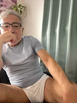 Snapshot of gholly2007 chatting on 9, 11, 2025 gholly2007 online show from 9, 11, 2025