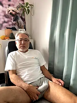 Snapshot of gholly2007 chatting on 13, 11, 2025 gholly2007 online show from 13, 11, 2025