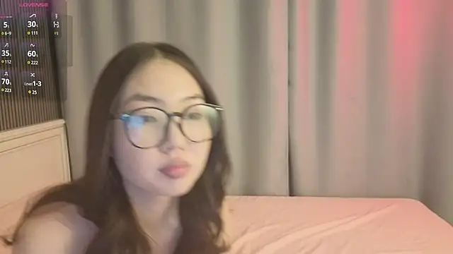 Snapshot of akino_hen chatting on 7, 10, 2025 akino hen online show from 7, 10, 2025