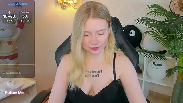 Lillie Berry online show from 23, 11, 2025