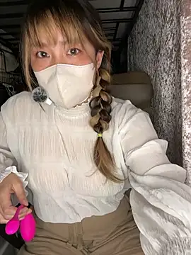 Snapshot of ichika_muu chatting on 13, 9, 2025 ichika muu online show from 13, 9, 2025