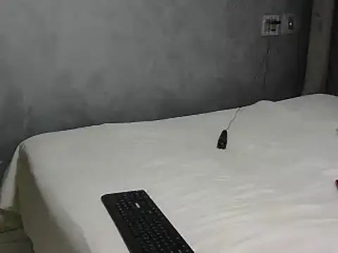 Snapshot of Babysex32 chatting on 13, 12, 2025 Babysex32 online show from 13, 12, 2025