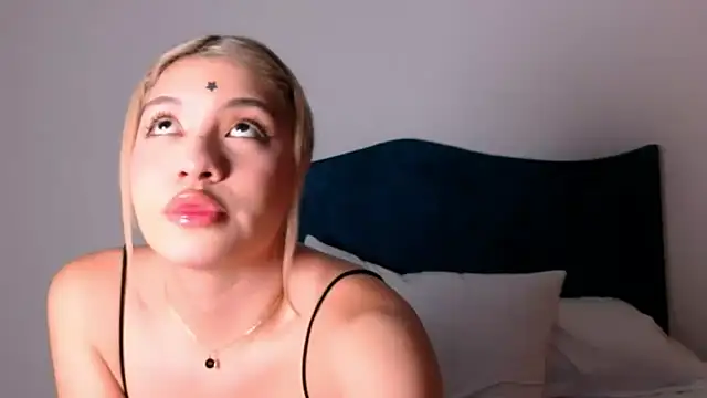 Snapshot of angelinhaaa chatting on 22, 10, 2025 angelinhaaa online show from 22, 10, 2025