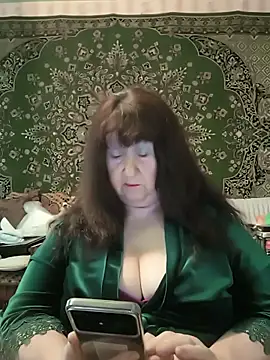 Snapshot of CrystalLime6411 chatting on 15, 5, 2026 CrystalLime6411 online show from 15, 5, 2026
