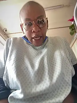 Snapshot of Ozimpho chatting on 19, 5, 2026 Ozimpho online show from 19, 5, 2026