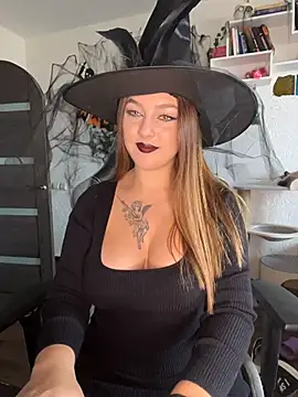 MikssMolly online show from 29, 10, 2025