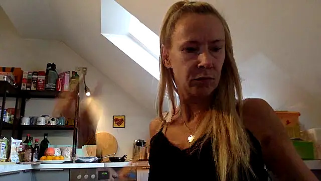 blondi2077 online show from 12, 9, 2025