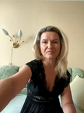 AliceSwan4011 online show from 19, 9, 2025