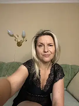 AliceSwan4011 online show from 25, 11, 2025