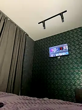 FavoriteKira online show from 4, 11, 2025