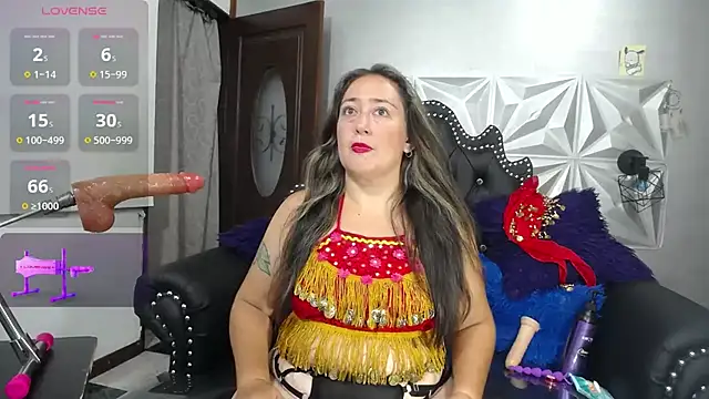 naughty milf esmeralda online show from 16, 10, 2025