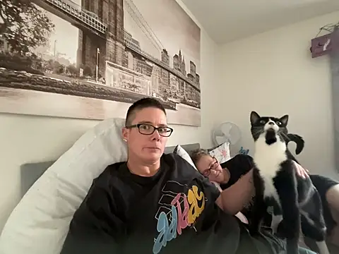 Snapshot of voluptuous-minx chatting on 27, 2, 2026 voluptuous-minx online show from 27, 2, 2026