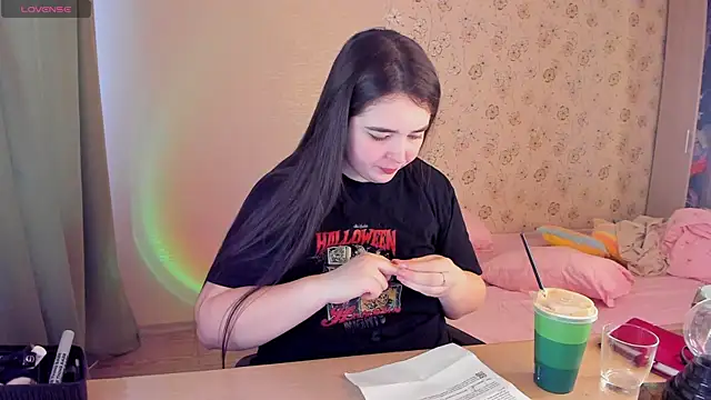 Alice next door online show from 28, 2, 2026