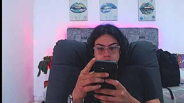 dirty model online show from 12, 9, 2025