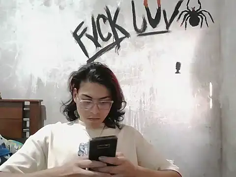 dirty model online show from 8, 4, 2026