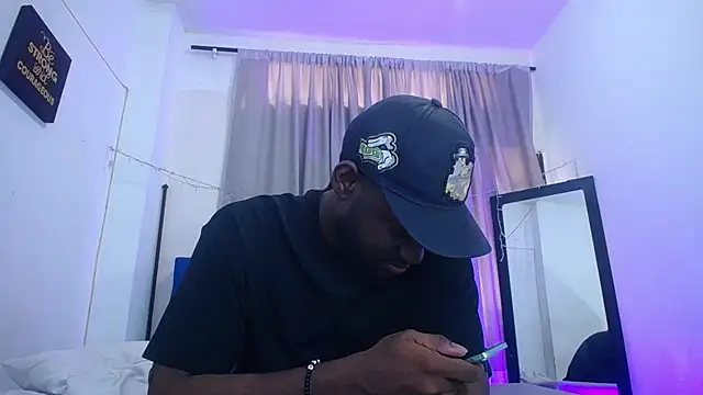 Snapshot of eebony_stallion chatting on 2, 6, 2026 eebony stallion online show from 2, 6, 2026