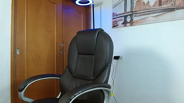 Dash Bukoski online show from 4, 3, 2026