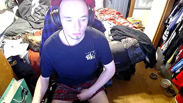 Snapshot of womenhateme69 chatting on 4, 10, 2025 womenhateme69 online show from 4, 10, 2025