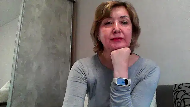 IrynaMolbertx online show from 24, 10, 2025