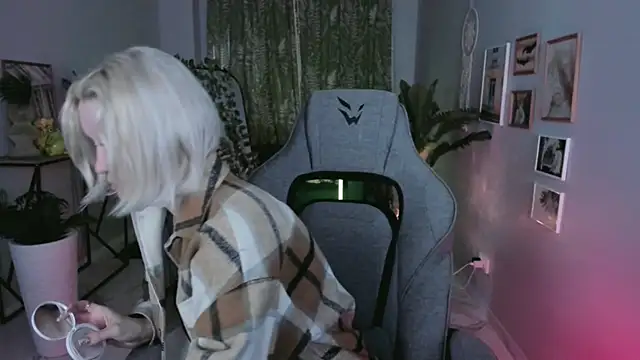 Snapshot of BethanyCloud chatting on 16, 4, 2026 BethanyCloud online show from 16, 4, 2026