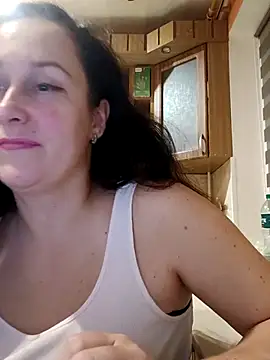 Amandda  online show from 7, 10, 2025