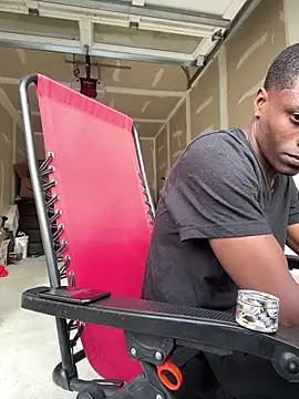 Snapshot of labishyoung25 chatting on 27, 9, 2025 labishyoung25 online show from 27, 9, 2025