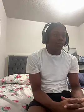 Snapshot of labishyoung25 chatting on 14, 12, 2025 labishyoung25 online show from 14, 12, 2025