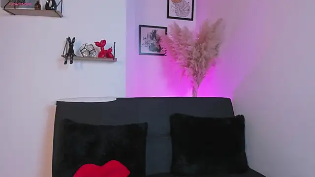 Snapshot of samarahanss chatting on 6, 8, 2026 samarahanss online show from 6, 8, 2026