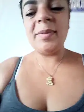 Mia-Glow online show from 17, 4, 2026