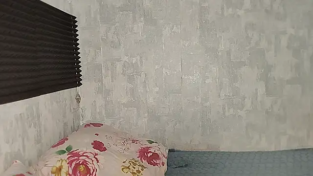 Snapshot of LiaVibes chatting on 5, 2, 2026 LiaVibes online show from 5, 2, 2026